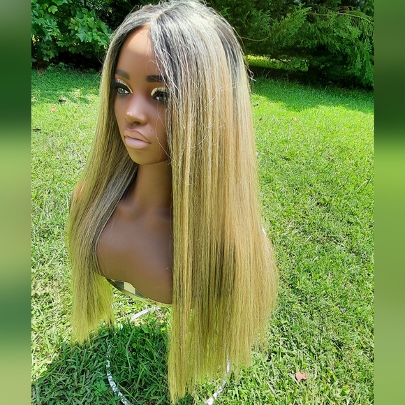 24 inches rooted Sandy blonde straigh5 blunt cut - Picture 16 of 17